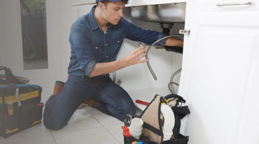 Expert burst pipe repair services in Curlew, IA